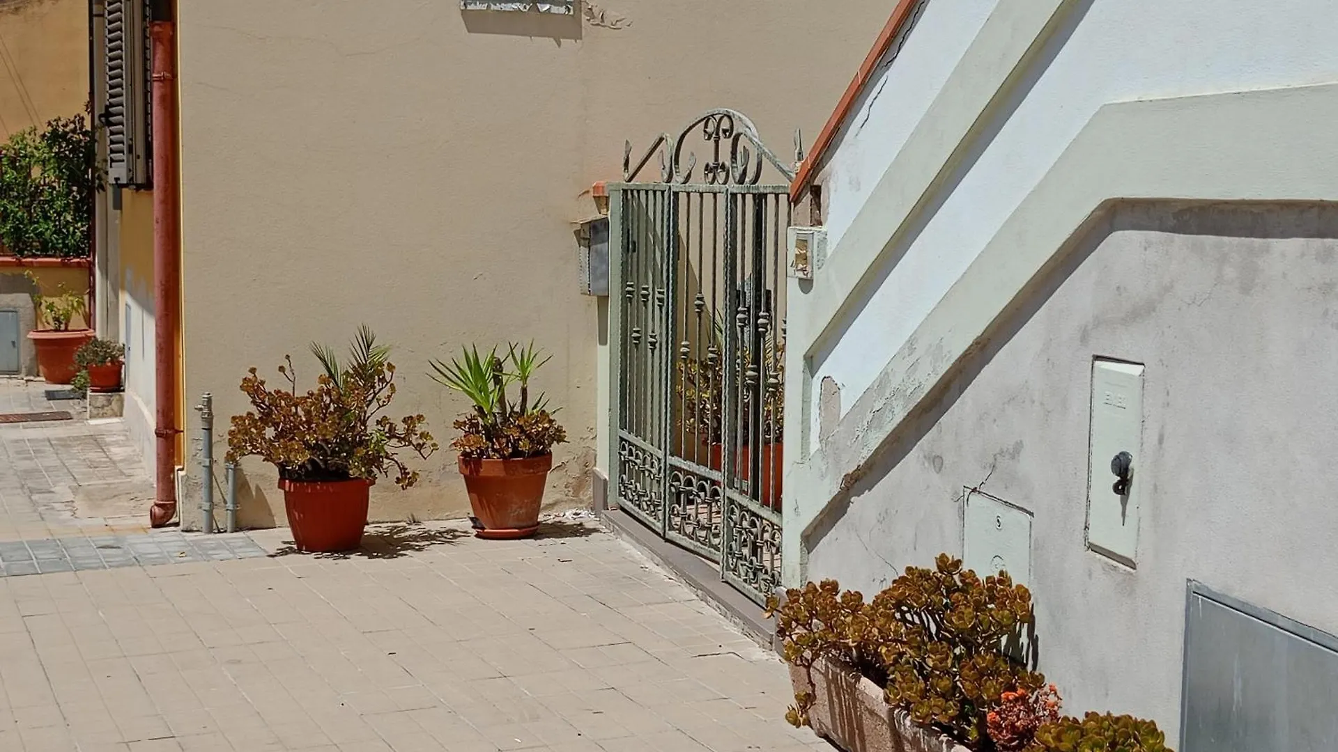 Appartamento Santa Giusta 0*,  Italia